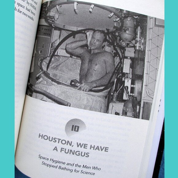 Book - Packing for Mars: The Curious Science of Life in the Void, by Mary Roach - Picture 3 of 12